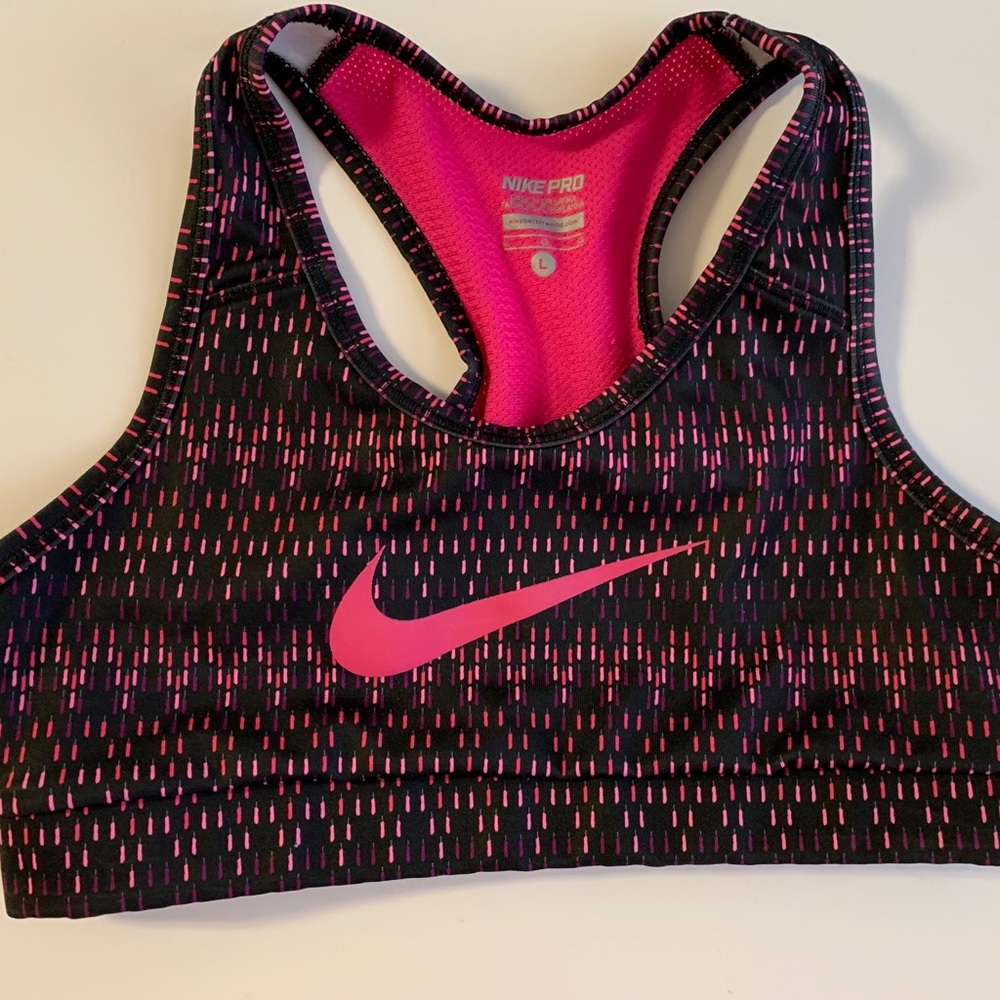 ✅SOLD✅Like New Nike Pro Black and Pink Size L